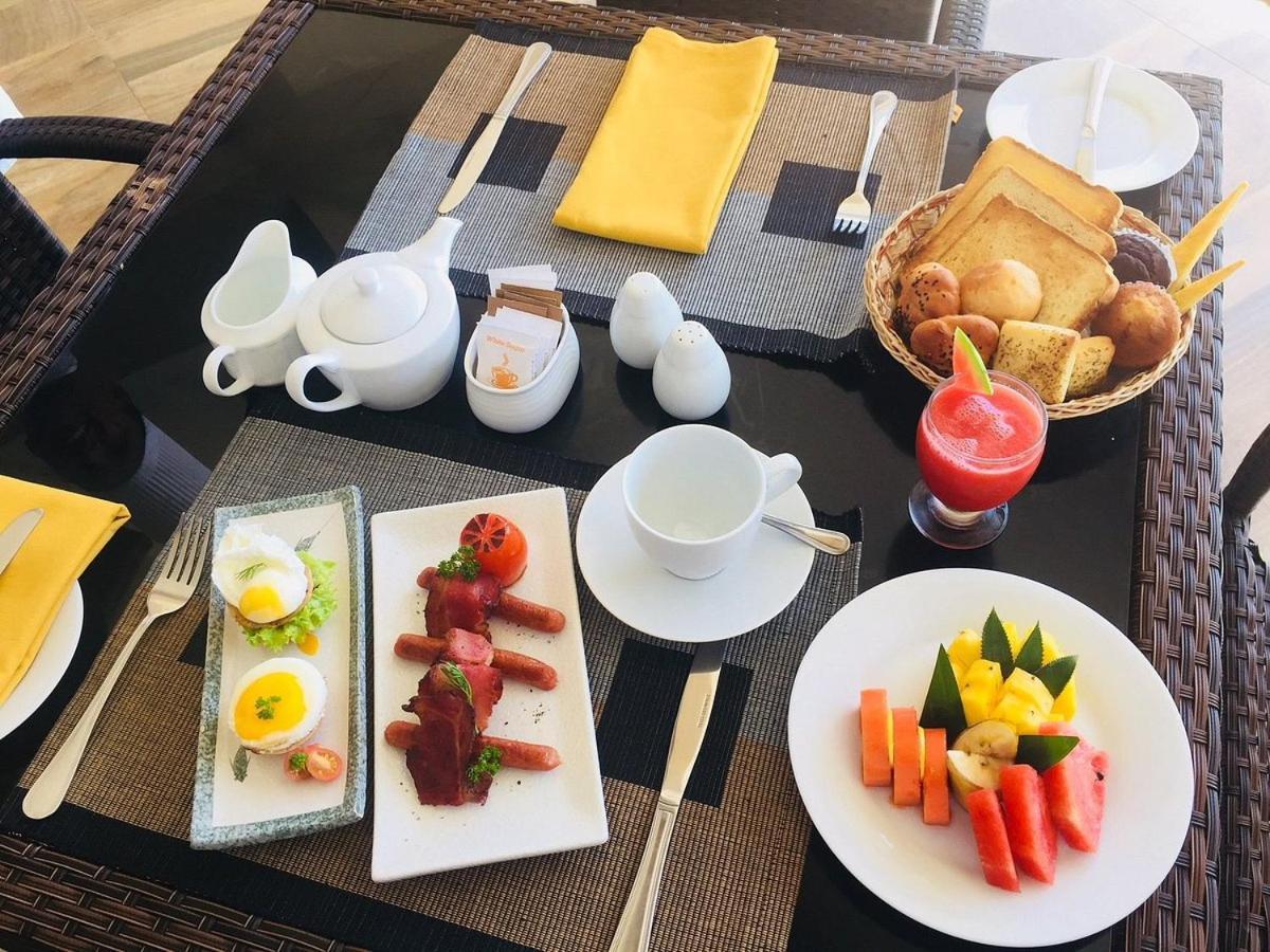 Grace Beach Resort By Travel Corners Негомбо Экстерьер фото