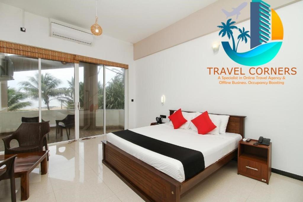Grace Beach Resort By Travel Corners Негомбо Экстерьер фото