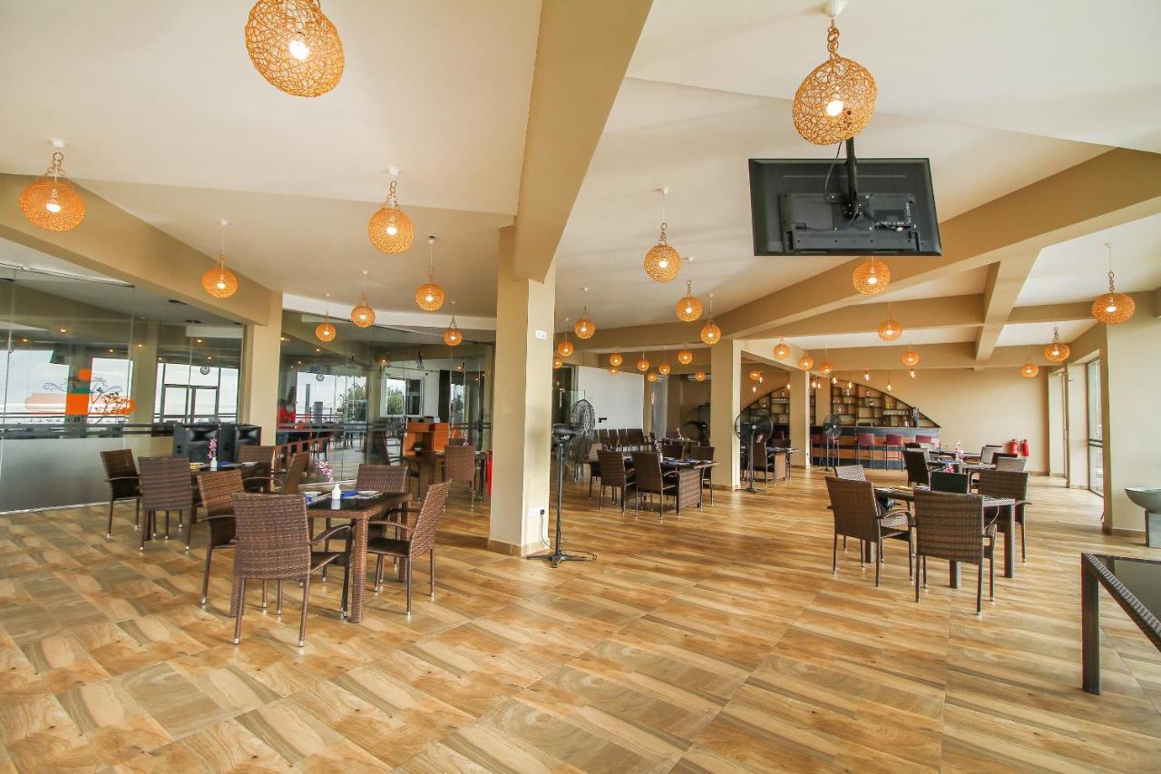 Grace Beach Resort By Travel Corners Негомбо Экстерьер фото