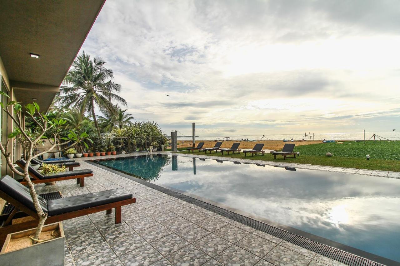 Grace Beach Resort By Travel Corners Негомбо Экстерьер фото