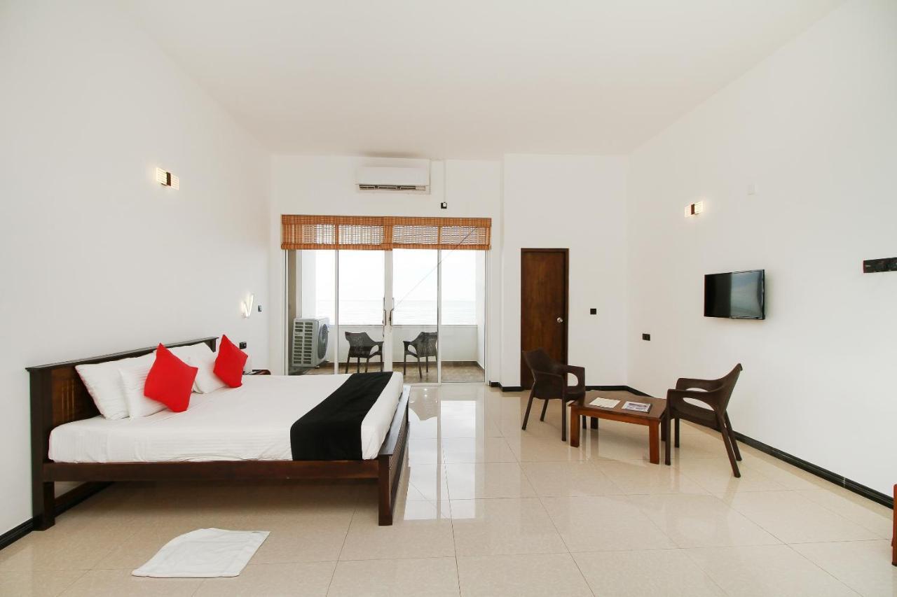 Grace Beach Resort By Travel Corners Негомбо Экстерьер фото