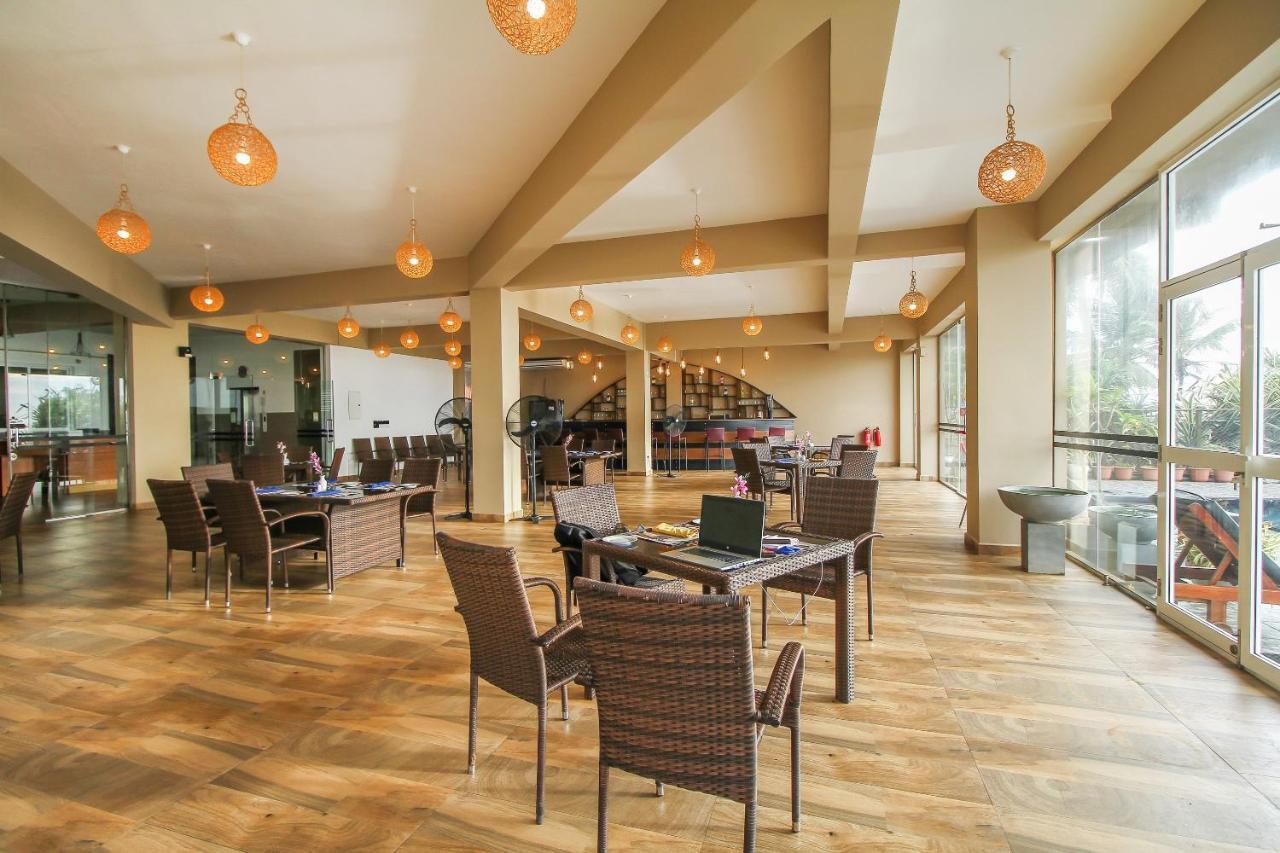 Grace Beach Resort By Travel Corners Негомбо Экстерьер фото